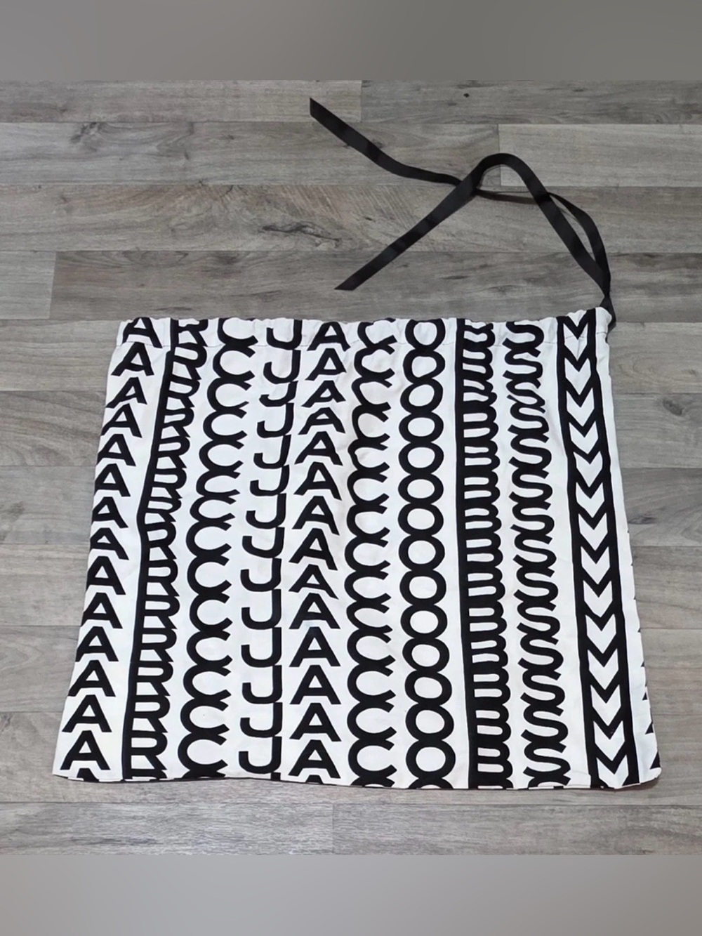 NWOT Marc Jacobs Monogram Logo Cotton Dust Bag White Black Drawstring  20.5 X 24